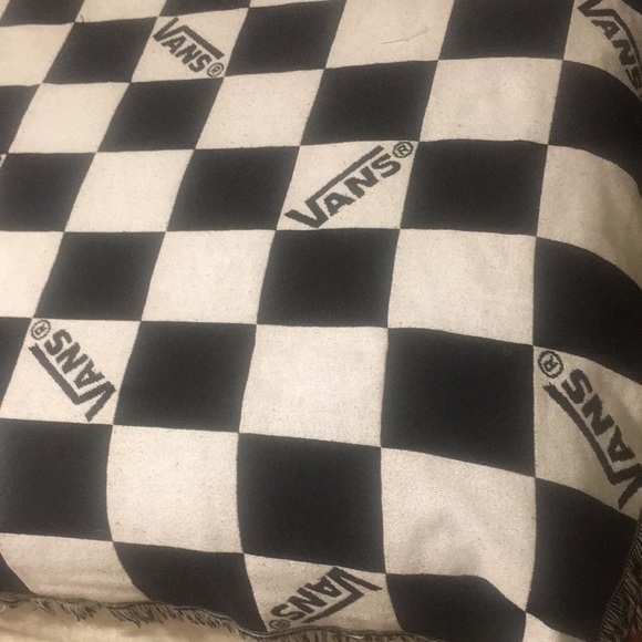 Vans - Picture 3 of 9